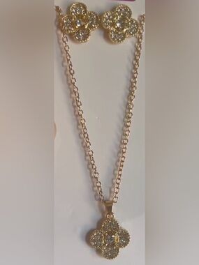 Clover Crystal Necklace & Earring Set - Gold or Silver
